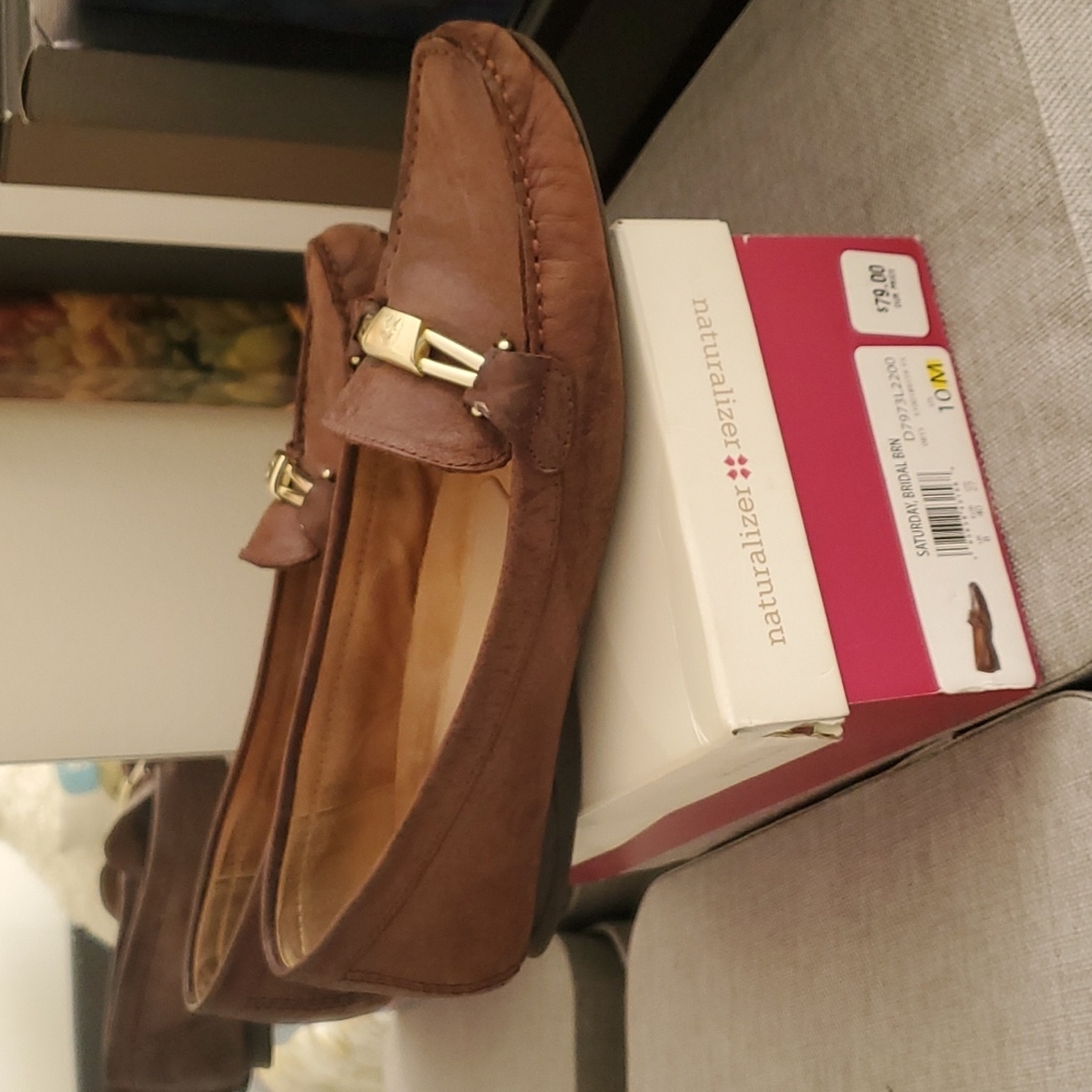 Shoes - Picture 2 of 4